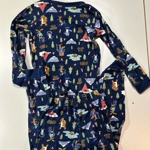 Carter’s Winter Adventure Print Pajamas. Size 4